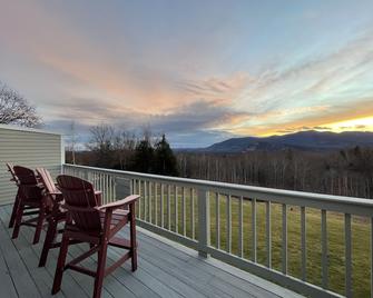 Amazing Views, Peaceful Surroundings, Yet Minutes From All The Fun. 3/2 - Intervale - Balcony