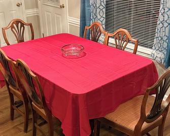 The Hamilton House- Charming 4-bedroom house in wonderful Hernando with AC, WiFi - Hernando - Essbereich