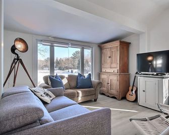 Charming lakefront cottage w incredible view! WoW - St-Raymond - Sala de estar