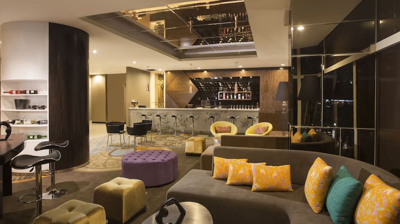 Nemuru Grand Bellevue Radio Dalam