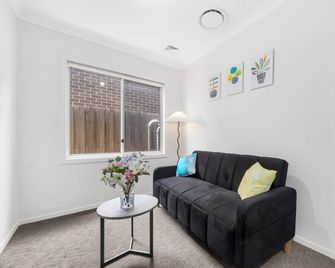 Peaceful Schofields 5br Near Station Garage - Schofields