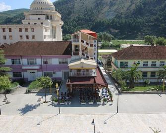 Hotel Orestiada - Berat - Edificio
