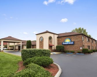 Days Inn by Wyndham Middletown - Franklin - Building
