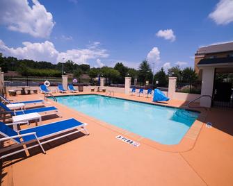 Holiday Inn Express Hotel & Suites Atlanta East - Lithonia - Lithonia - Pool