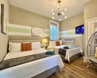 Midtown Whimsical Apartment 1 Block To River- Walk To Restaurants! - Harrisburg - Bedroom