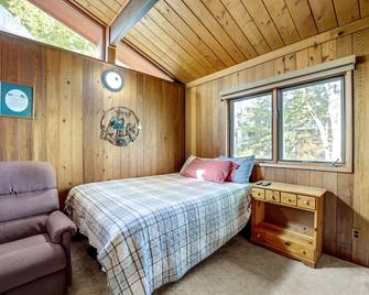 Rapid Retreat(Presque Isle)-Lakefront, Hot Tub, Kayaks, Pet Friendly - Presque Isle - Habitación