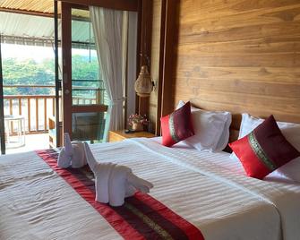 River Bank Resort - Mae Sariang - Bedroom