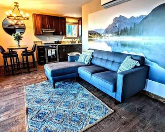 #12. Hillside Harvest Moon - Cabin w/Great Views near Julian - Pauma Valley - Living room