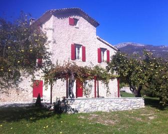 Saint Antonin Chambre d Hotes - Les Omergues - Edificio