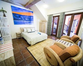 Easy Surf Villa - North Kuta - חדר שינה