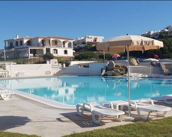 Residence Baia Santa Reparata - Santa Teresa Gallura - Piscina
