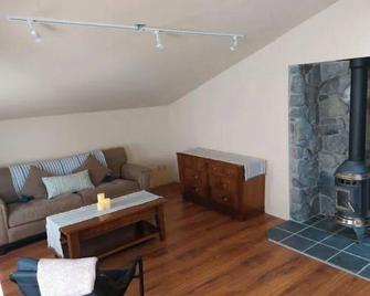 Cozy Cabin - Genoa - Sala de estar