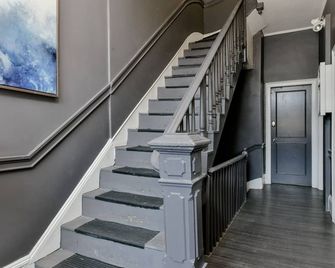 Bay Village Suites - Boston - Escadas