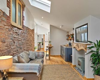 Barn in Devon with Stargazing Bed - Tiverton - Living room