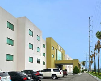 Hotel Two Select - Culiacán - Building