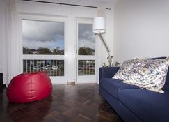 Garden Apartment, great for couple - Ponta Delgada - Ponta Delgada Azoren - Wohnzimmer