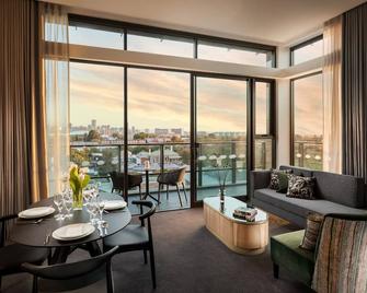 Majestic M Suites - Adelaide - Dining room