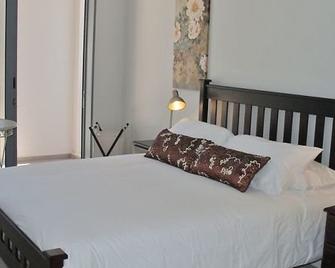 Whale Watcher's Self Catering - Simon's Town - Bedroom