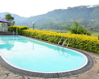 Castlereagh Summer House - Hatton - Piscina