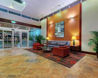 Holiday Inn Des Moines Dtwn - Mercy Area - Des Moines - Lobby