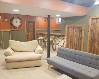 Firehouse Inn - Grand Opening May 2020 - Loudonville - Sala de estar