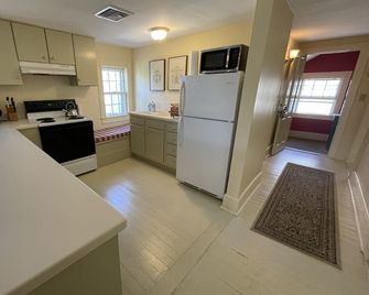 Apartment in historic harbor overlooking the harbor - Bristol - Keuken