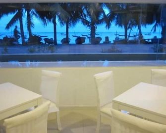 Nana Chat Bangsaen Hotel - Bang Saen