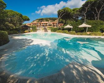 Roccamare Resort - Ville e Appartamenti - Castiglione della Pescaia - Piscina