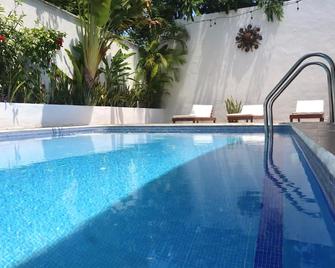 Margarett Hotel - Valladolid - Bazén