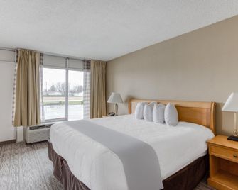 OYO Townhouse Owensboro West - Owensboro - Soveværelse