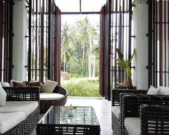 SEAnery Beach Resort - Bang Saphan - Living room