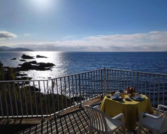 Hôtel Astria - Le Lavandou