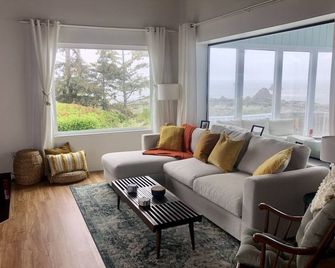 Sunset Sanctuary - Crescent City - Sala de estar