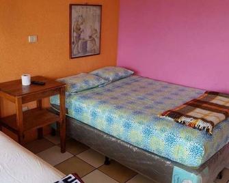 Hotel Pinocchio - Sololá - Bedroom