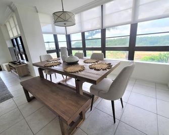 Stunning condo with front wrap balcony - Marco Island - Essbereich