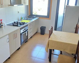 Casa de sney - Sarria - Kitchen