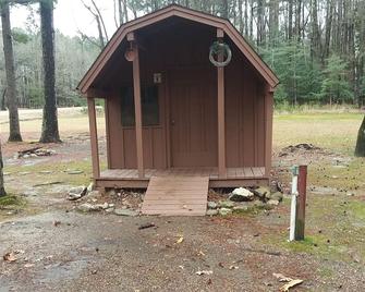 Rustic Cabin one at a discount price - Murfreesboro - Outdoors view