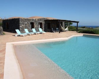 Dammusi I Jardina - Pantelleria - Pool