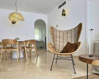 Incredible sea views in this three-bedroom penthouse apartment - Sotogrande - Essbereich