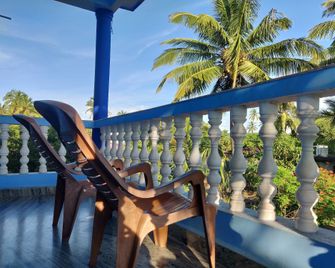 Morjim Sunset Hotel - Morjim - Balcón