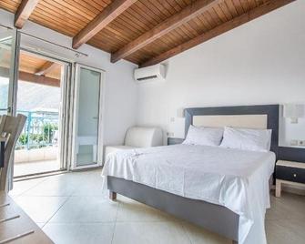Hotel Dellis - Kamena Vourla