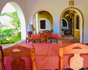 Joysvilla Family Holiday Home - Malindi - Restaurant