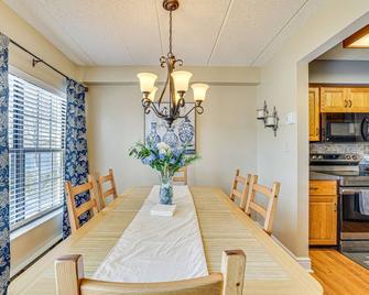 Lake Harmony Condo with Big Boulder Lake Views - Lake Harmony - Dining room
