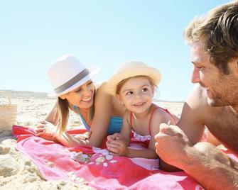 4 berth chalet to hire in just walking distance to Hemsby beach ref 18152B - Great Yarmouth