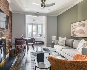 Trendy East Village 2BR w/ W/D, nr restaurants, by Blueground - New York - Living room