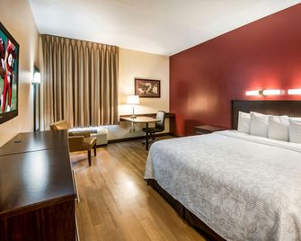 Red Roof Plus Long Island - Garden City - Westbury - Habitación