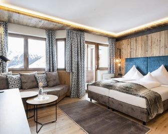 Hotel Almhof - Galtur