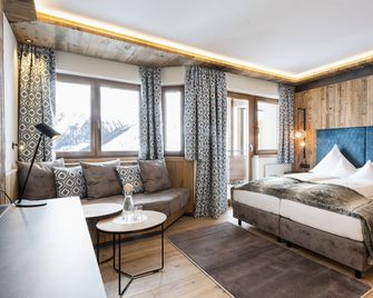 Hotel Almhof - Galtur