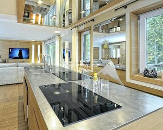 Campiglio Luxury Apartment With Spa - Madonna di Campiglio - Kitchen