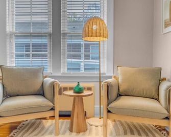 The Arlo - Walk To Brewery And Restaurants - Milford - Living room